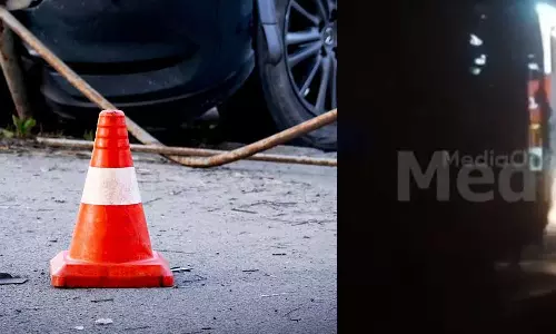 പത്തനംതിട്ട വടശ്ശേരിക്കരയിൽ ശബരിമല തീർഥാടകർ സഞ്ചരിച്ച ബസ് മറിഞ്ഞു; ഒരാളുടെ കാല് അറ്റു പത്തനംതിട്ട വടശ്ശേരിക്കരയിൽ ശബരിമല തീർഥാടകർ സഞ്ചരിച്ച ബസ് മറിഞ്ഞു; ഒരാളുടെ കാല് അറ്റു