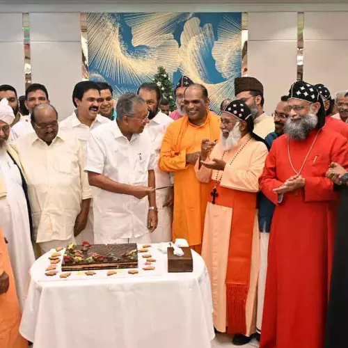 മുഖ്യമന്ത്രിയുടെ ക്രിസ്മസ്-പുതുവത്സര വിരുന്നിൽ അതിജീവിതയും