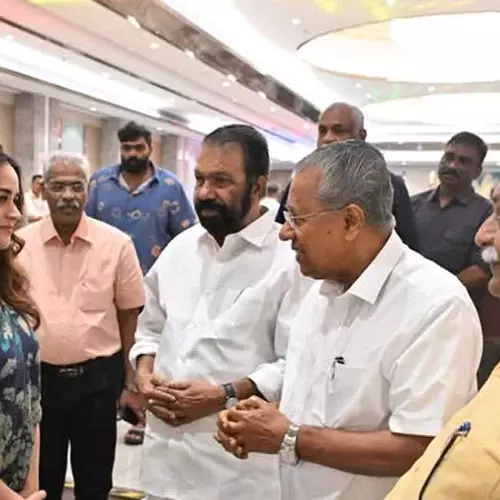 മുഖ്യമന്ത്രിയുടെ ക്രിസ്മസ്-പുതുവത്സര വിരുന്നിൽ പങ്കെടുത്ത് നടി ഭാവന