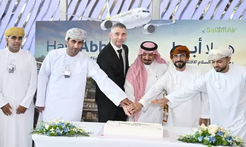 മലയാളികൾക്കും നേട്ടമാകും, സൗദിയിലെ അബഹയിലേക്ക് ആദ്യ വിമാന സർവീസ് ആരംഭിച്ച് സലാം എയർ
