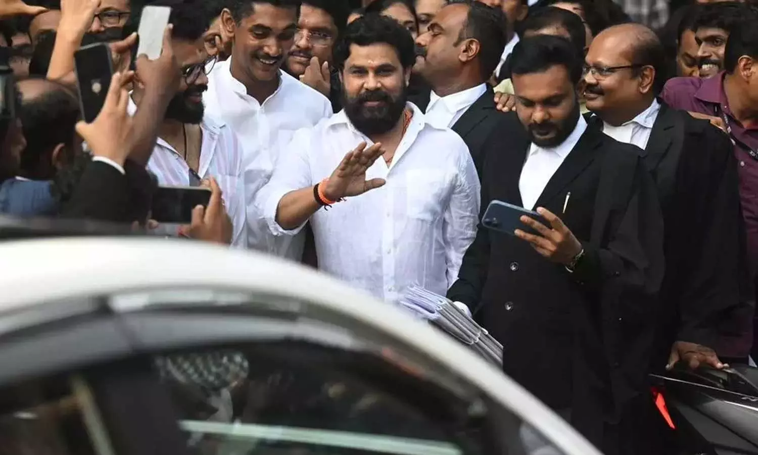 പുതിയ സിനിമയുടെ പ്രമോഷനായി വിദേശത്ത് പോകണം:ദിലീപിന്റെ പാസ്പോര്ട്ട് തിരികെ നല്കും പുതിയ സിനിമയുടെ പ്രമോഷനായി വിദേശത്ത് പോകണം:ദിലീപിന്റെ പാസ്പോര്ട്ട് തിരികെ നല്കും