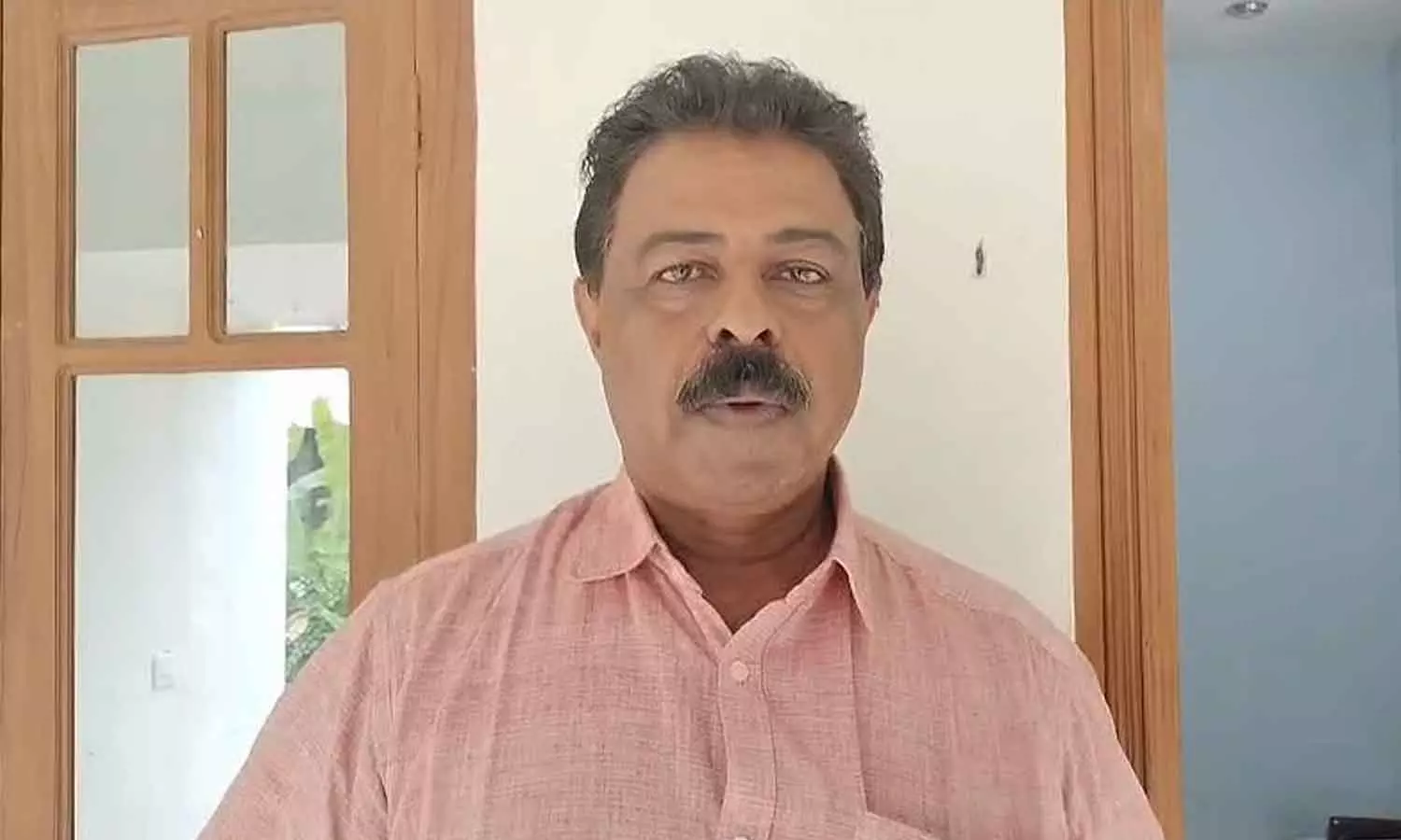 പാരഡി ഗാന വിവാദത്തിലെ പ്രസാദ് കുഴിക്കാല ആരാണ് ? പാരഡി ഗാന വിവാദത്തിലെ പ്രസാദ് കുഴിക്കാല ആരാണ് ?