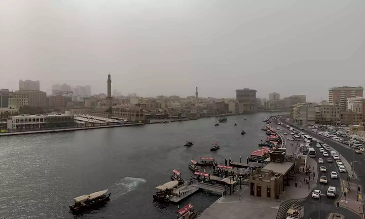 ശക്തമായ മഴ: യുഎഇയിൽ പൊതുപാർക്കുകളും ബീച്ചുകളും അടച്ചിടും ശക്തമായ മഴ: യുഎഇയിൽ പൊതുപാർക്കുകളും ബീച്ചുകളും അടച്ചിടും