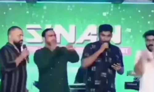 പോറ്റിപ്പാട്ടില് കേസെടുത്തതിന് പിന്നാലെ കൂടുതൽ തെളിവ് തേടി പൊലീസ്; പ്രതി ചേര്ക്കപ്പെട്ടവരുടെ മൊഴിയെടുക്കും പോറ്റിപ്പാട്ടില് കേസെടുത്തതിന് പിന്നാലെ കൂടുതൽ തെളിവ് തേടി പൊലീസ്; പ്രതി ചേര്ക്കപ്പെട്ടവരുടെ മൊഴിയെടുക്കും