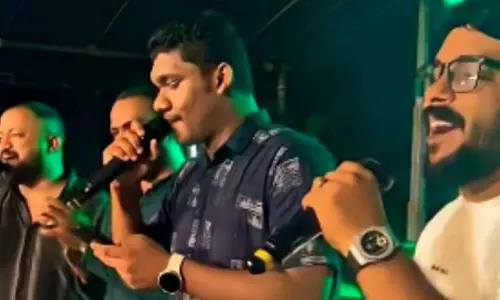 കേസെടുത്തതിന് പിന്നിലെ പോറ്റി പാട്ടുകൾ അപ്രത്യക്ഷം; കൂട്ടത്തോടെ പിൻവലിക്കപ്പെട്ടു കേസെടുത്തതിന് പിന്നിലെ പോറ്റി പാട്ടുകൾ അപ്രത്യക്ഷം; കൂട്ടത്തോടെ പിൻവലിക്കപ്പെട്ടു