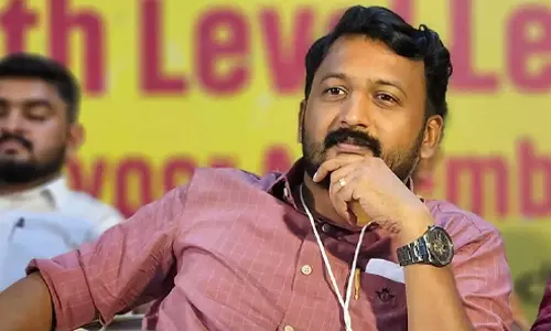 രാഹുലിന്റെ അറസ്റ്റ് തടഞ്ഞുള്ള ഉത്തരവ് തുടരും, ഹരജി ജനുവരി ഏഴിന് പരിഗണിക്കും രാഹുലിന്റെ അറസ്റ്റ് തടഞ്ഞുള്ള ഉത്തരവ് തുടരും, ഹരജി ജനുവരി ഏഴിന് പരിഗണിക്കും