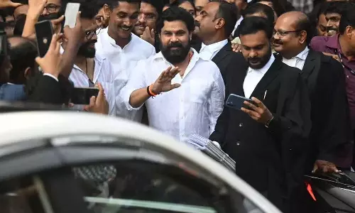 പുതിയ സിനിമയുടെ പ്രമോഷനായി വിദേശത്ത് പോകണം:ദിലീപിന്റെ പാസ്പോര്ട്ട് തിരികെ നല്കും പുതിയ സിനിമയുടെ പ്രമോഷനായി വിദേശത്ത് പോകണം:ദിലീപിന്റെ പാസ്പോര്ട്ട് തിരികെ നല്കും