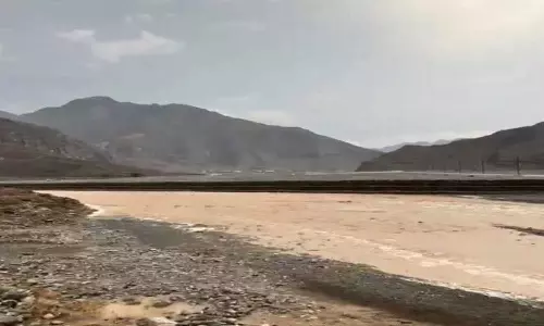 ഒമാനിലെ മുസന്ദമിൽ കനത്ത മഴ; വാദികൾ നിറഞ്ഞൊഴുകി