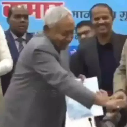 നിതീഷ് കുമാർ നിഖാബ് വലിച്ചു താഴ്ത്തി അപമാനിച്ച ഡോക്ടർ ജോലിയിൽ ചേരില്ല