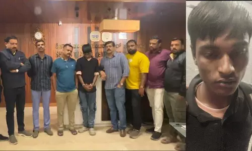 KMCC activists arrest Assam native who flees with goods worth Rs 7 lakh KMCC activists arrest Assam native who flees with goods worth Rs 7 lakh