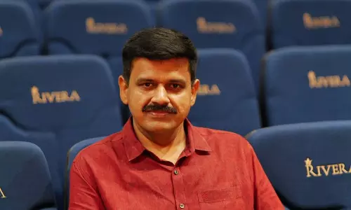 അതിജീവിതയുടെ വിവരങ്ങൾ വെളിപ്പെടുത്തിയെന്ന കേസ്; സന്ദീപ് വാര്യർക്ക് മുൻകൂർ ജാമ്യം