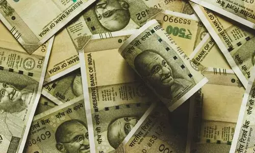 റീഫണ്ട് മന്ദഗതിയിൽ, പ്രത്യക്ഷ നികുതി വരുമാനം 17.04 ലക്ഷം കോടി; ധനമന്ത്രാലയത്തിന്റെ കണക്കുകൾ പുറത്ത്