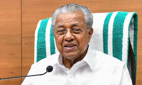 തെരഞ്ഞെടുപ്പ് കമ്മീഷൻ തയ്യാറാക്കുന്നത് അപാകതയുള്ള തെരഞ്ഞെടുപ്പ് പട്ടികയെന്ന് പിണറായി വിജയൻ