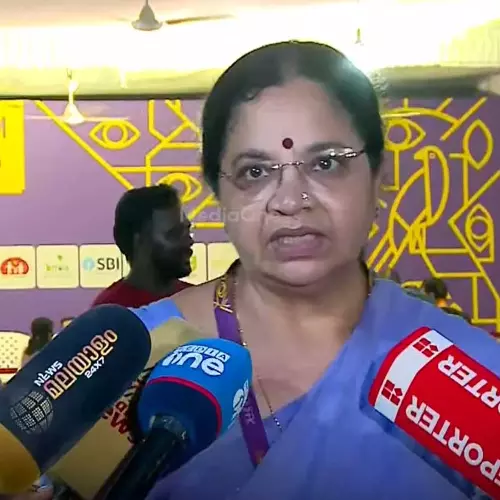 ദിലീപിനെതിരെ സംസാരിച്ചാൽ മുഖത്ത് ആസിഡ് ഒഴിക്കും: ഡബ്ബിങ് ആർട്ടിസ്റ്റ് ഭാഗ്യലക്ഷ്മിക്ക് ഭീഷണി സന്ദേശം