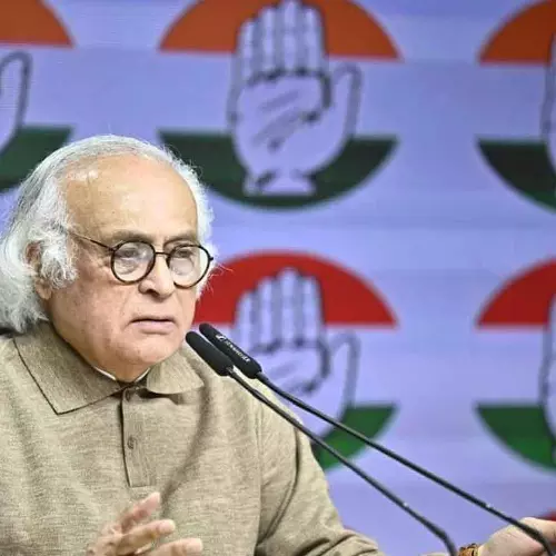 പാർലമെന്റിന്റെ ശൈത്യകാല സമ്മേളനം: സർക്കാർ ടാഗോറിനെ അപമാനിച്ച് തുടങ്ങി, ഗാന്ധിജിയെ അപമാനിച്ച് അവസാനിപ്പിച്ചു- കോൺഗ്രസ്