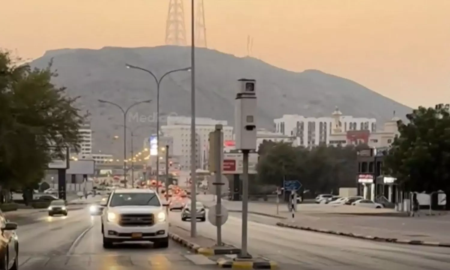 തണുത്തിട്ട് വയ്യ, ഒമാനിലെ സായ്ഖിൽ താപനിലെ മൈനസ് രണ്ടിലേക്ക് തണുത്തിട്ട് വയ്യ, ഒമാനിലെ സായ്ഖിൽ താപനിലെ മൈനസ് രണ്ടിലേക്ക്