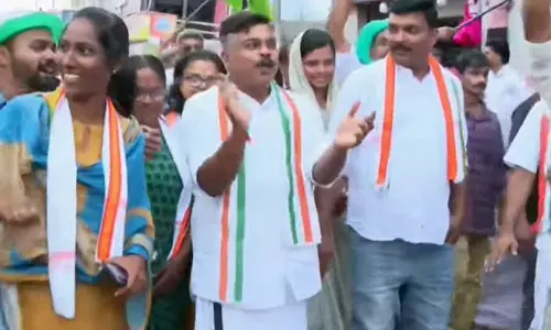 തദ്ദേശ സ്ഥാപനങ്ങളിൽ പുതിയ സാരഥികൾ ഇന്ന് അധികാരമേൽക്കും തദ്ദേശ സ്ഥാപനങ്ങളിൽ പുതിയ സാരഥികൾ ഇന്ന് അധികാരമേൽക്കും