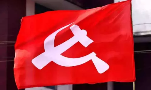 ധീരരക്തസാക്ഷികളുടെ നാമത്തില്‍ ദൃഢപ്രതിജ്ഞയെന്ന് എല്‍ഡിഎഫ് അംഗം; സത്യവാചകം വീണ്ടും ചൊല്ലിച്ച് വരണാധികാരി