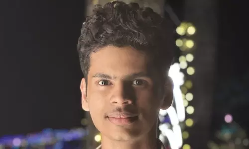 കോട്ടയത്ത് ശബരിമല തീർഥാടകരുടെ ബസും ബൈക്കും കൂട്ടിയിടിച്ച് വിദ്യാർഥി മരിച്ചു