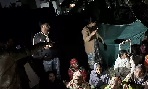 ബെംഗളൂരു കൊഗിലു വില്ലേജിൽ കർണാടക സർക്കാരിന്റെ ബുൾഡോസർ രാജ്; 150ലധികം കുടുംബങ്ങളുടെ വീടുകൾ പൊളിച്ചുനീക്കി ബെംഗളൂരു കൊഗിലു വില്ലേജിൽ കർണാടക സർക്കാരിന്റെ ബുൾഡോസർ രാജ്; 150ലധികം കുടുംബങ്ങളുടെ വീടുകൾ പൊളിച്ചുനീക്കി