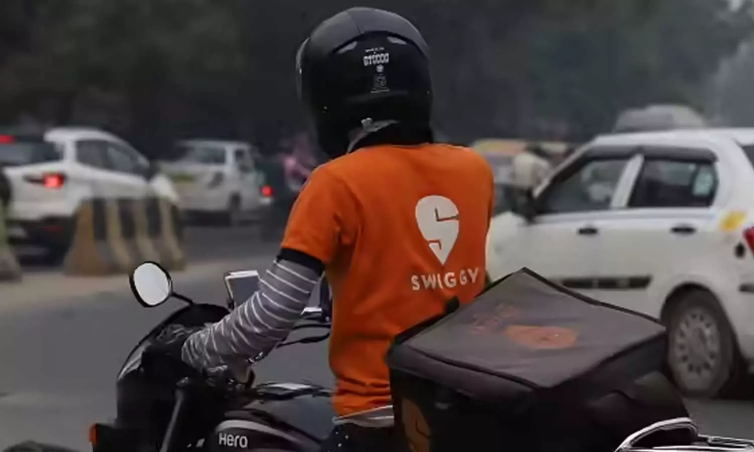 റോഡില് അമിതവേഗതയും അശ്രദ്ധയും വേണ്ട; ഓണ്ലൈന് ഡെലിവറി സ്ഥാപനങ്ങള്ക്ക് എംവിഡി നോട്ടീസ് റോഡില് അമിതവേഗതയും അശ്രദ്ധയും വേണ്ട; ഓണ്ലൈന് ഡെലിവറി സ്ഥാപനങ്ങള്ക്ക് എംവിഡി നോട്ടീസ്