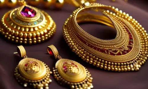 ലക്ഷം തൊട്ട് സ്വര്‍ണവില; പവന് 1,01,600 രൂപ