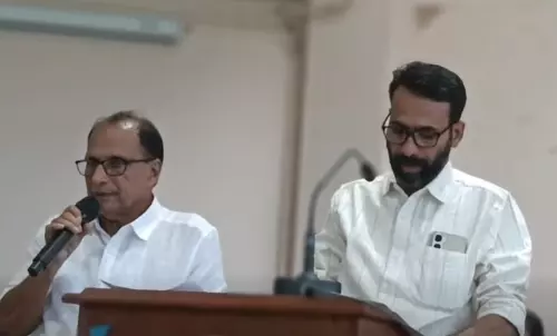 ഇക്കാലമത്രയും സിപിഎം വേട്ടയാടലുകൾക്കിരയായത് കുഞ്ഞുങ്ങൾ ഉൾപ്പെടുന്ന  ഞങ്ങളുടെ കുടുംബം കൂടിയായിരുന്നു; കുറിപ്പുമായി സി.കെ അജീഷിന്‍റെ ഭാര്യ