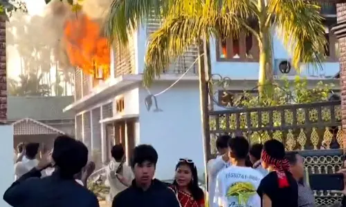 50 Cops Injured As Clash and Set BJP Leaders House on Fire In Assam