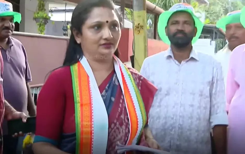 കൊച്ചി മേയർ സ്ഥാനത്തെ ചൊല്ലി കോൺഗ്രസിൽ അതൃപ്തി പുകയുന്നു; പ്രതിഷേധത്തിനൊരുങ്ങി ദീപ്തി അനുകൂലികൾ കൊച്ചി മേയർ സ്ഥാനത്തെ ചൊല്ലി കോൺഗ്രസിൽ അതൃപ്തി പുകയുന്നു; പ്രതിഷേധത്തിനൊരുങ്ങി ദീപ്തി അനുകൂലികൾ