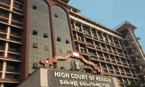 പ്രധാന കേസുകൾ ലിസ്റ്റ് ചെയ്യിച്ച ശേഷം ഹാജരായില്ല: പൊതുതാൽപര്യ ഹരജിക്കാരന് പിഴ ചുമത്തി ഹൈക്കോടതി