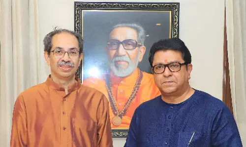 മഹാരാഷ്ട്ര: രണ്ട് പതിറ്റാണ്ടിന് ശേഷം ഉദ്ധവ്-രാജ് താക്കറെമാർ ഒന്നിച്ചു