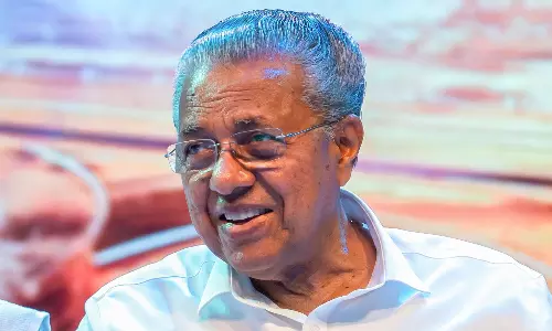 മുഖ്യമന്ത്രിയുടെ ഹെലികോപ്ടറിന് നാല് കോടി അനുവദിച്ച് ധനവകുപ്പ്