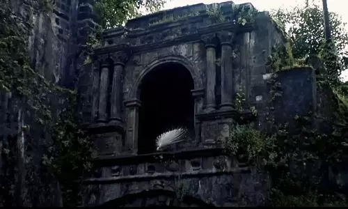 ഷൂട്ടിങിനിടെ വസൈ കോട്ടയിലെ പുരാതനമായ വിളക്ക് കത്തിച്ചു;നിര്‍മാണക്കമ്പനിക്കെതിരെ കേസെടുത്ത് പൊലീസ്