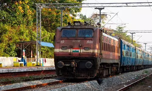 രാജ്യത്ത് വർധിപ്പിച്ച ട്രെയിൻ യാത്രാനിരക്ക്   പ്രാബല്യത്തിൽ