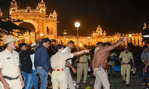മൈസൂർ കൊട്ടാരത്തിനടുത്ത് ഹീലിയം ​ഗ്യാസ് സിലിണ്ടർ പൊട്ടിത്തെറിച്ചു; ബലൂൺ കച്ചവടക്കാരന് ​ദാരുണാന്ത്യം; അഞ്ച് പേർക്ക് പരിക്ക്