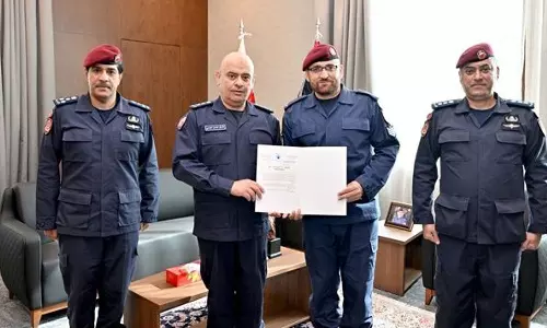 ബഹ്റൈനിൽ രക്ഷാപ്രവർത്തകരായ പൊലീസ് ഉദ്യോ​ഗസ്ഥർക്ക് ആദരം