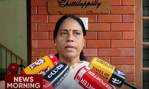 രാത്രിയുടെ മറവിൽ സസ്‌പെൻഡ് ചെയ്ത നടപടി അപക്വം; ലാലി ജെയിംസ്