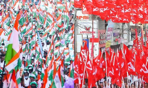 ഏഴിടത്ത് യുഡിഎഫും ഏഴിടത്ത് എൽഡിഎഫും; ജില്ലാ പഞ്ചായത്തുകൾക്ക് അധ്യക്ഷന്മാരായി