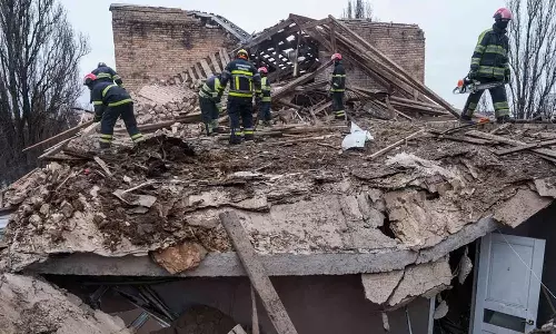 ട്രംപ്-സെലൻസ്കി നിർണായക കൂടിക്കാഴ്ച നടക്കാനിരിക്കെ യുക്രൈനെ ആക്രമിച്ച് റഷ്യ; ഒരു മരണം