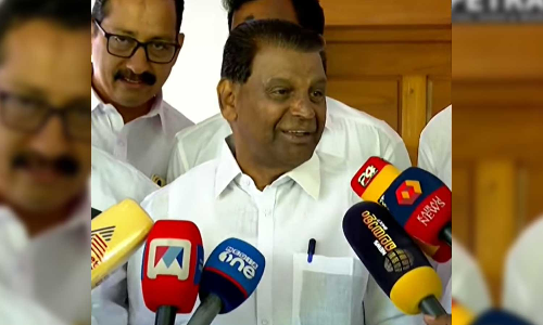 കുമരകത്തെ ബിജെപി-കോൺഗ്രസ്   കൂട്ടുകെട്ടിനെ ന്യായീകരിച്ച് തിരുവഞ്ചൂർ രാധാകൃഷ്ണന്‍