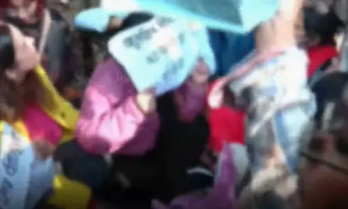 ഉന്നാവ് ബലാത്സംഗ കേസ്; നീതി ആവശ്യപ്പെട്ട് ജന്തർമന്തറിൽ പ്രതിഷേധം