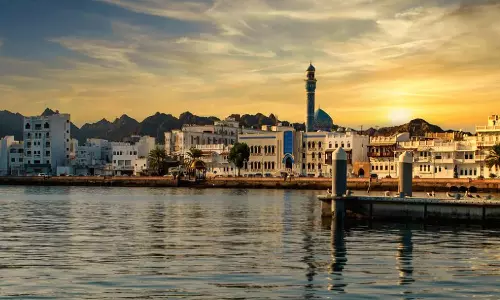 ഒമാനിൽ ജനുവരി 15,18 തിയ്യതികളിലെ സുൽത്താന്റെ സ്ഥാനാരോഹണ വാർഷികത്തിനും ഇസ്‌റാഅ് മിഅ്റാജിനും പൊതു അവധി