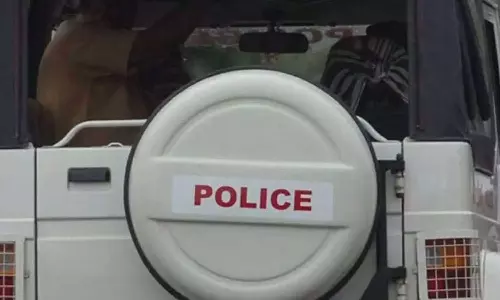 വീട് പാലുകാച്ചലിന് പാരിതോഷികം കൈപ്പറ്റി; കണ്ണൂരിൽ പൊലീസുകാരനെതിരെ നടപടി