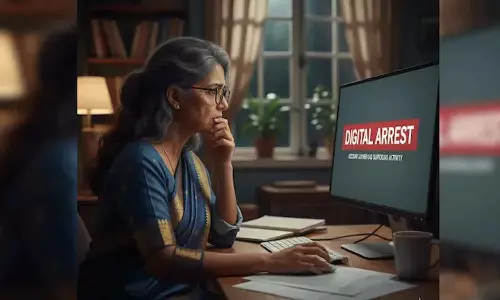 ജസ്റ്റിസ് ചന്ദ്രചൂഢിന്റെ വേഷമിട്ട് ഡിജിറ്റൽ അറസ്റ്റ്: വിരമിച്ച ഉദ്യോഗസ്ഥക്ക് നഷ്ടമായത് മൂന്നു കോടിയിലേറെ