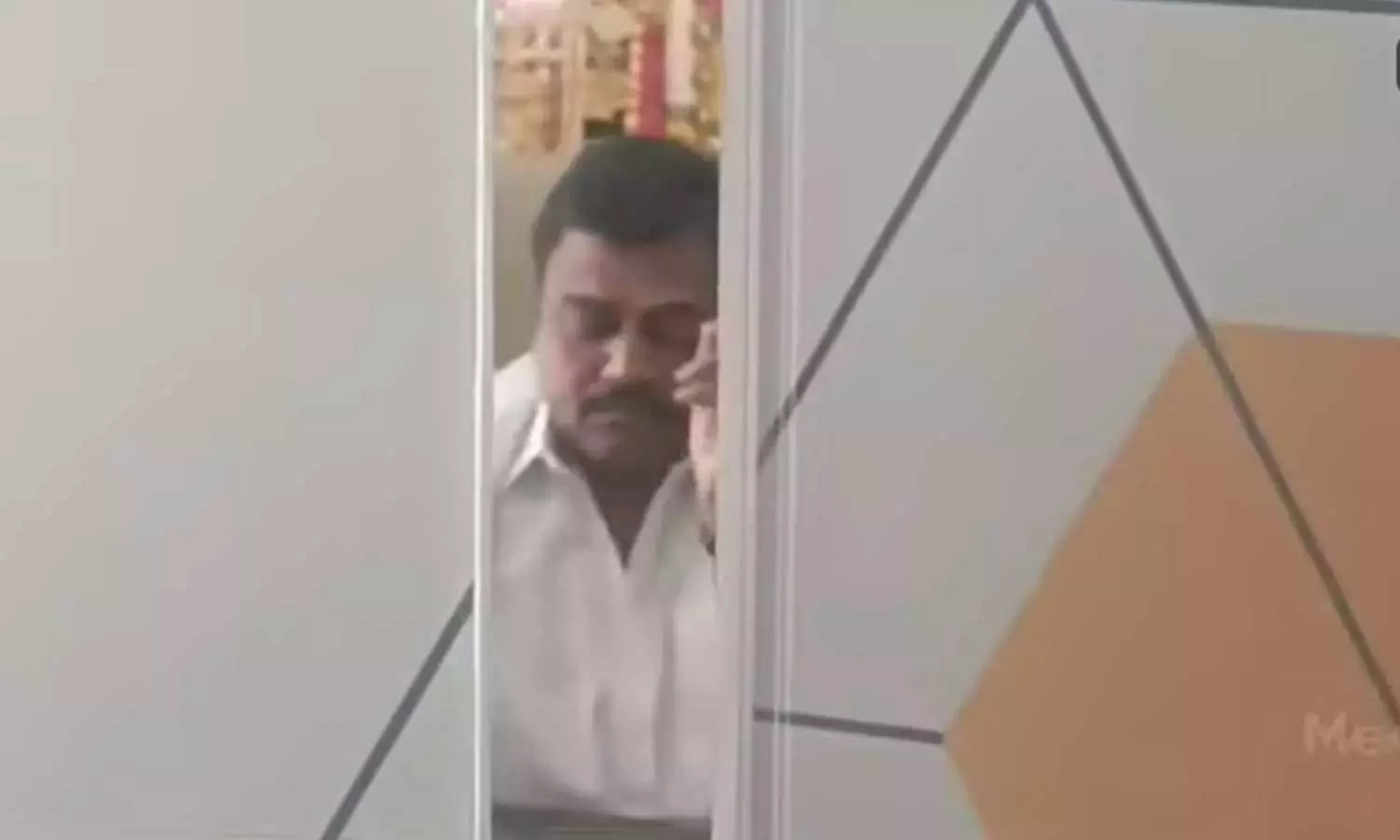 ശബരിമല സ്വർണക്കൊള്ള; പഞ്ചലോഹ വിഗ്രഹങ്ങൾ കടത്തിയെന്ന പരാതിയിൽ ഡി. മണിയെ ഇന്ന് ചോദ്യം ചെയ്യും ശബരിമല സ്വർണക്കൊള്ള; പഞ്ചലോഹ വിഗ്രഹങ്ങൾ കടത്തിയെന്ന പരാതിയിൽ ഡി. മണിയെ ഇന്ന് ചോദ്യം ചെയ്യും