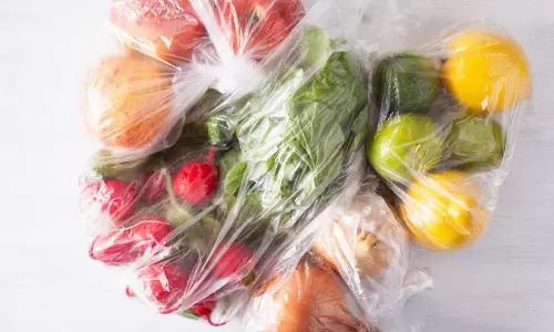 പ്ലാസ്റ്റിക് ഔട്ട്!; ഒമാനിൽ പ്ലാസ്റ്റിക് കവർ നിരോധനത്തിന്റെ നാലാം ഘട്ടം ജനുവരി 1 മുതൽ