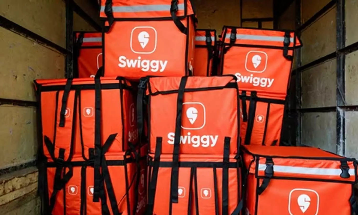 സ്വർണവും ഐഫോണുമല്ല, പുതുവർഷത്തിലെ താരം ഈ രണ്ട് വിഭവങ്ങൾ; കണക്കുകൾ പുറത്തുവിട്ട് സ്വിഗ്ഗി