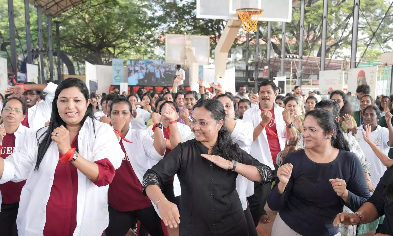 പുതുവര്‍ഷത്തില്‍ വൈബ് 4 വെല്‍നസില്‍ പങ്കാളികളായത് 10 ലക്ഷമാളുകൾ; സൂംബ നൃത്തവുമായി ആരോഗ്യമന്ത്രി വീണാ ജോർജ്