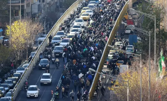 ഇറാൻ പ്രക്ഷോഭം; കൊല്ലപ്പെട്ടവരുടെ എണ്ണം എട്ടായി, അടിച്ചമർത്തിയാൽ ഇടപെടുമെന്ന് ട്രംപ് ഇറാൻ പ്രക്ഷോഭം; കൊല്ലപ്പെട്ടവരുടെ എണ്ണം എട്ടായി, അടിച്ചമർത്തിയാൽ ഇടപെടുമെന്ന് ട്രംപ്