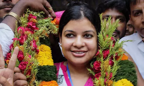 തെരഞ്ഞെടുപ്പിന് മാസങ്ങൾ അവശേഷിക്കേ തൃണമൂൽ കോൺഗ്രസിന് തിരിച്ചടി; ടിഎംസി രാജ്യസഭ എംപി രാജിവെച്ച് കോൺഗ്രസിലേക്ക്